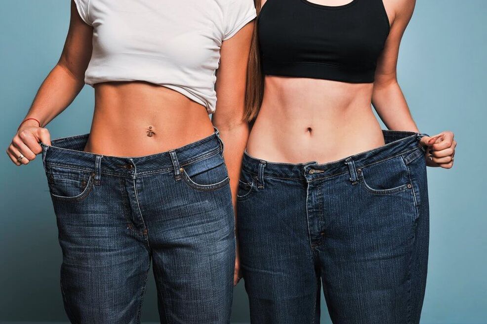 ด้วยการอดอาหารและออกกำลังกาย ทำให้สาวๆ ลดน้ำหนักได้ในหนึ่งเดือน